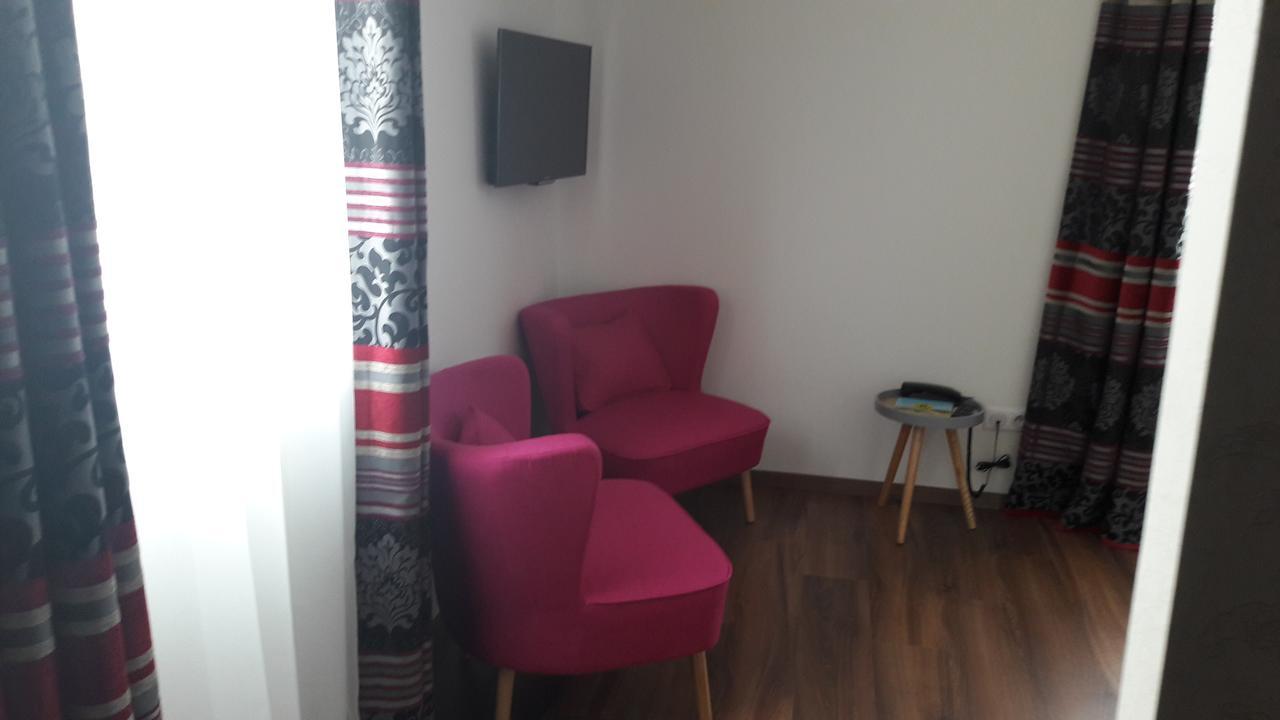 Hotel Les Aubepines Illiers-Combray Екстериор снимка