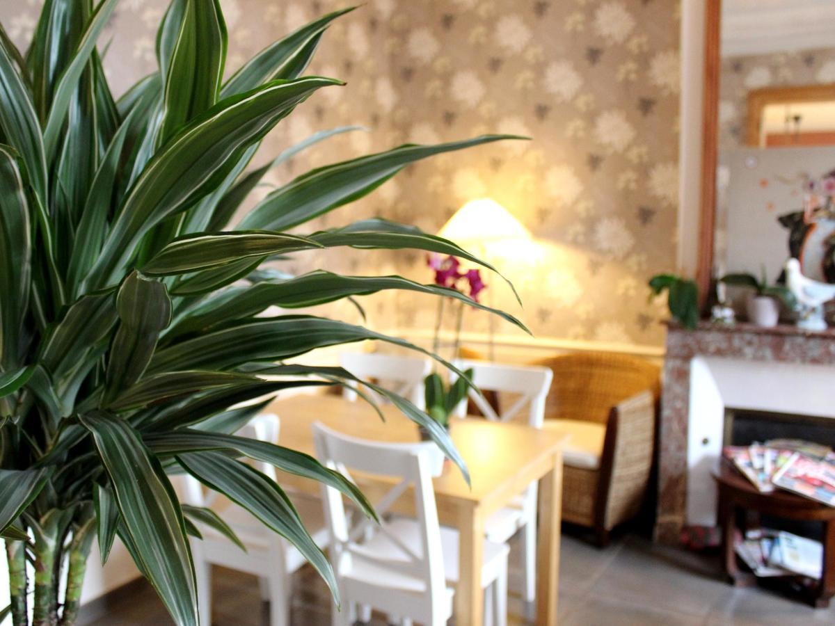 Hotel Les Aubepines Illiers-Combray Екстериор снимка