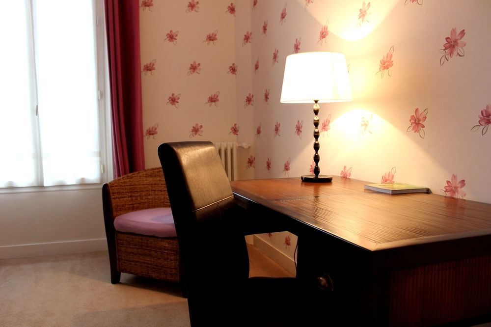 Hotel Les Aubepines Illiers-Combray Екстериор снимка
