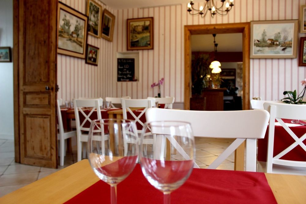 Hotel Les Aubepines Illiers-Combray Екстериор снимка